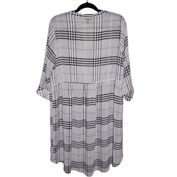 Torrid Plus Size Sheer, Y Neck, High/Low, Button down Plaid Flowy Top, Size 1 - Picture 2 of 8